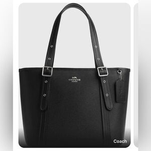 Super chic Coach Ashton Tote